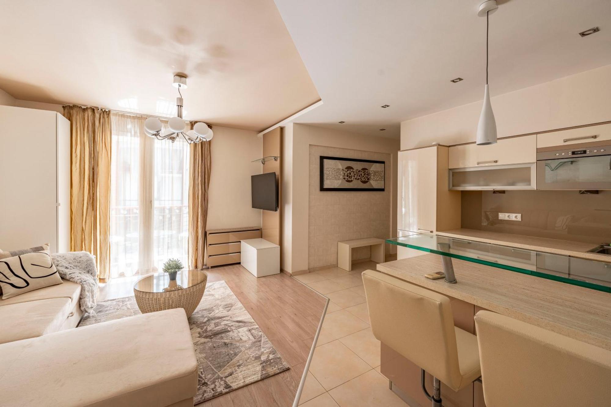 Exclusive Central Suite With Balcony By Prestige Homes Budapest Eksteriør bilde